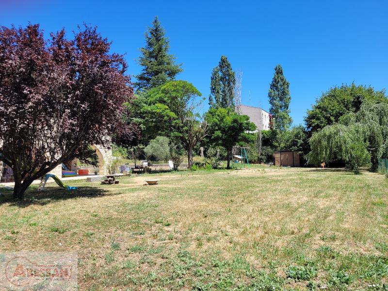 Maison - 250 m² - 9 pièces