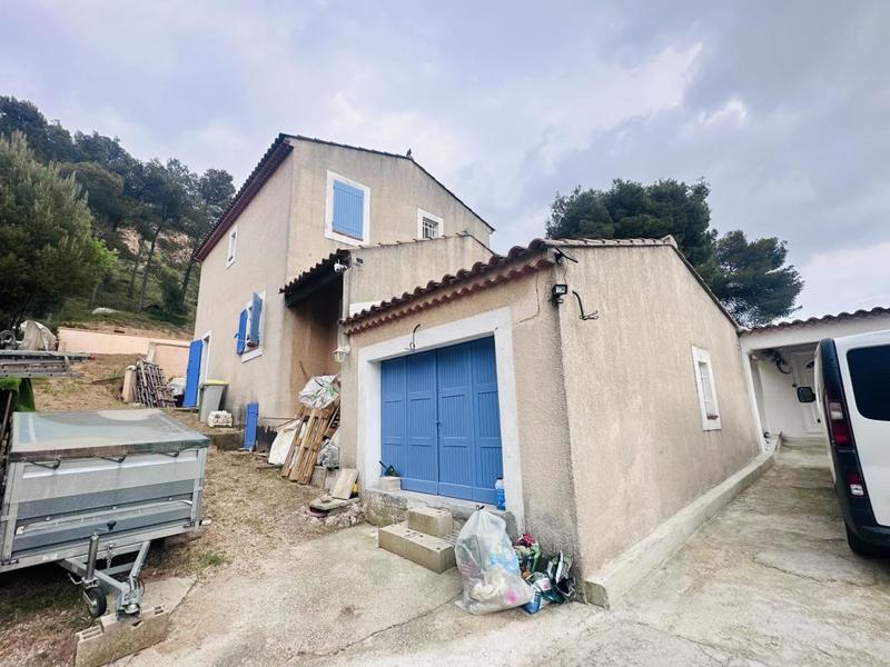 Propriété - 136 m² - 6 pièces