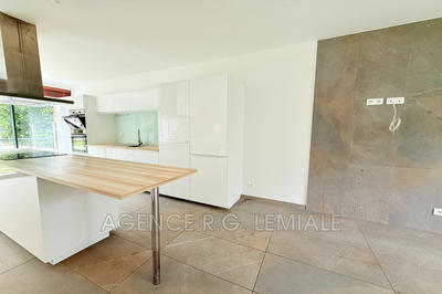 Maison - 101 m² - 5 pièces