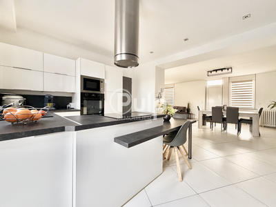 Maison de ville - 140 m² - 6 pièces