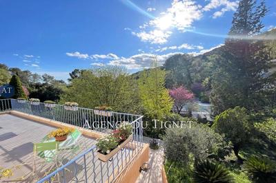 Maison - 163 m² - 6 pièces