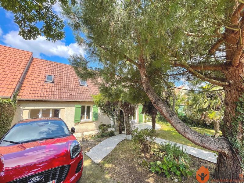 Maison - 148 m² - 8 pièces