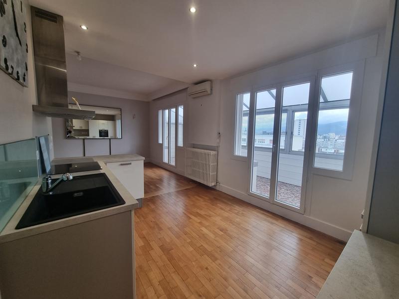 Appartement - 80 m² - 3 pièces