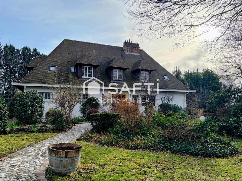 Maison - 232 m² - 8 pièces