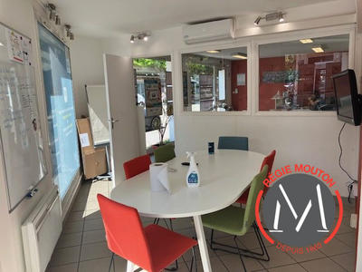 Local commercial - 92 m² - 5 pièces