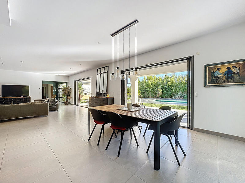 Maison d'architecte - 262 m² - 7 pièces