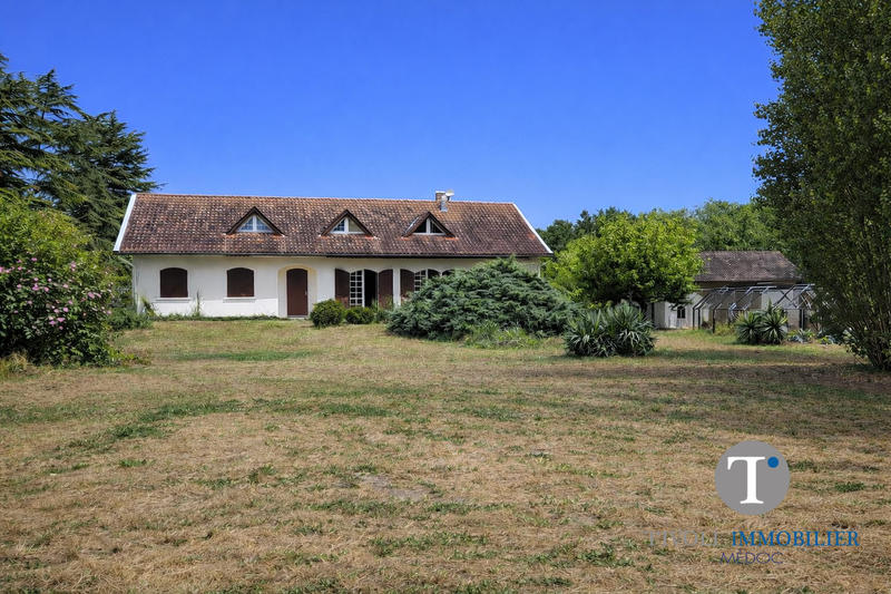 Maison - 235 m² - 7 pièces