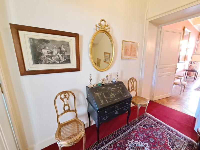 Maison - 288 m² - 10 pièces