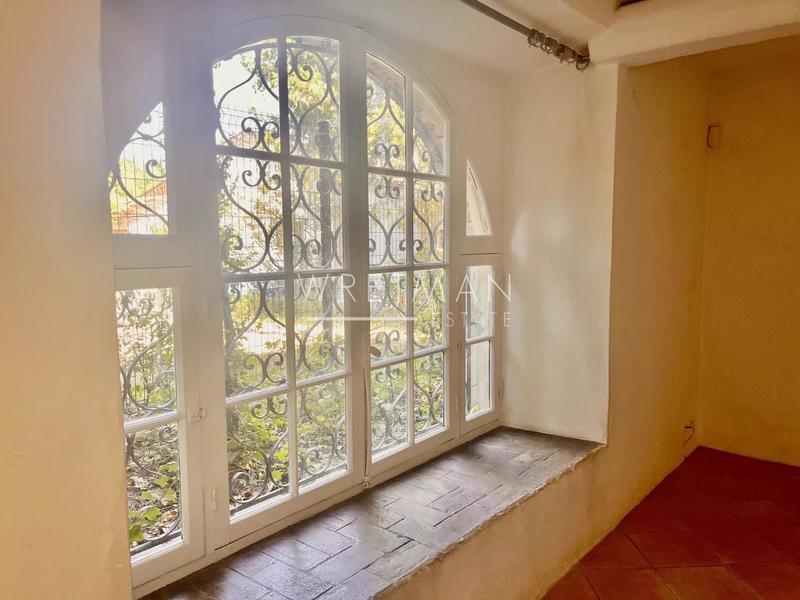 Maison - 300 m² - 10 pièces