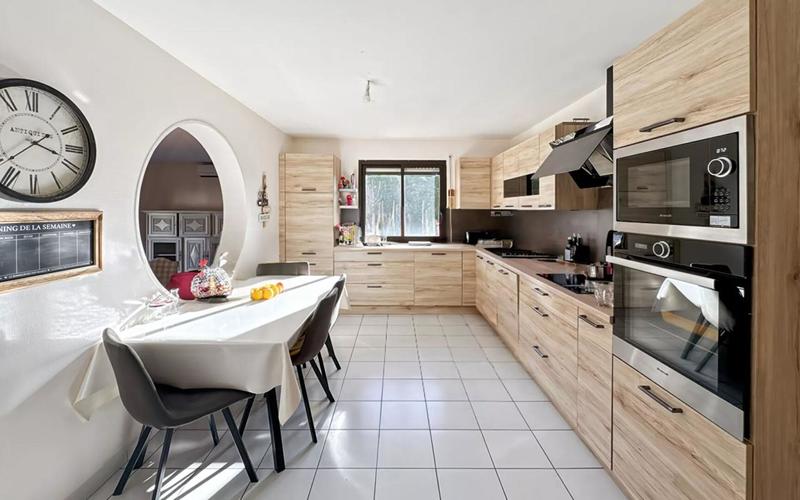 Maison - 162 m² - 6 pièces