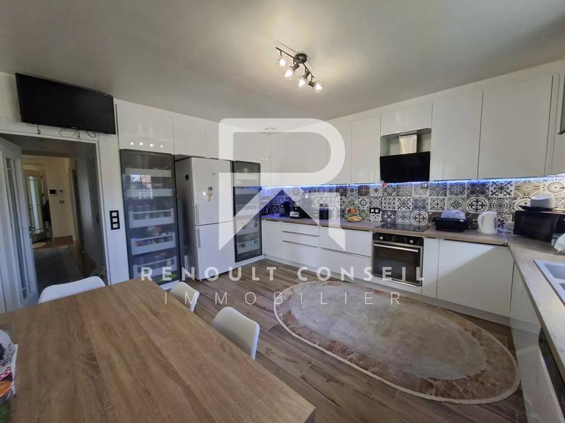 Maison - 221 m² - 9 pièces