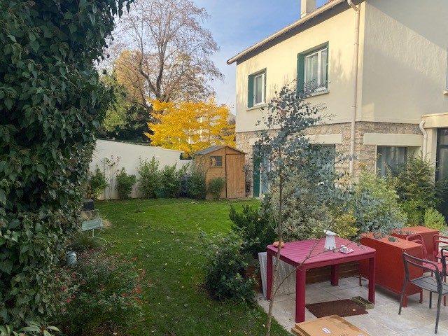 Maison contemporaine - 250 m² - 7 pièces