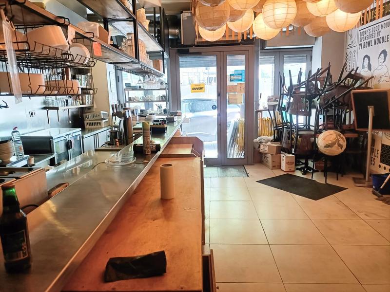 Local commercial - 157 m² - 4 pièces