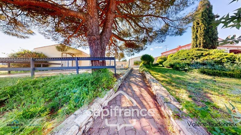 Propriété - 765 m² - 23 pièces