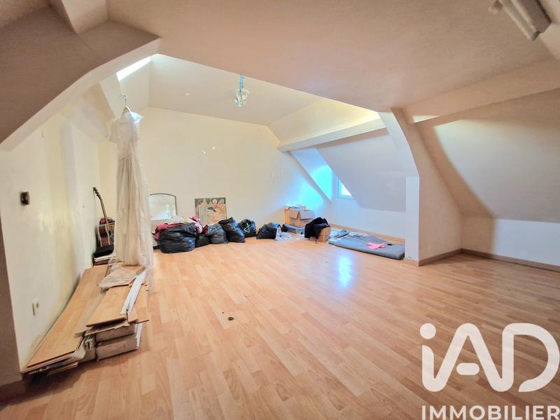 Maison - 183 m² - 9 pièces