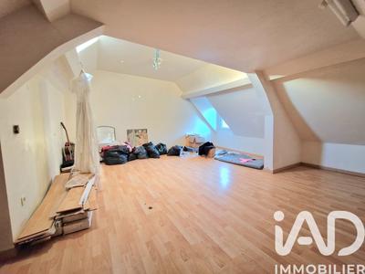 Maison - 183 m² - 9 pièces