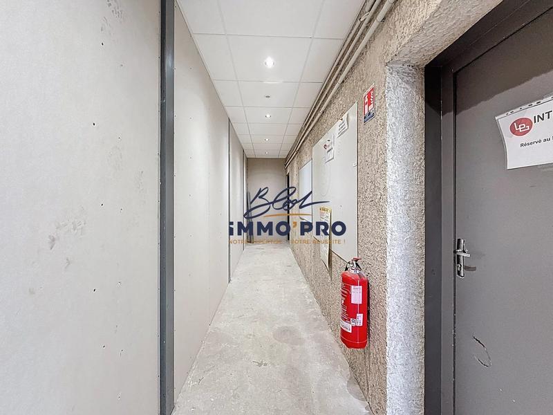 Bureau - 160 m² - 1 pièce