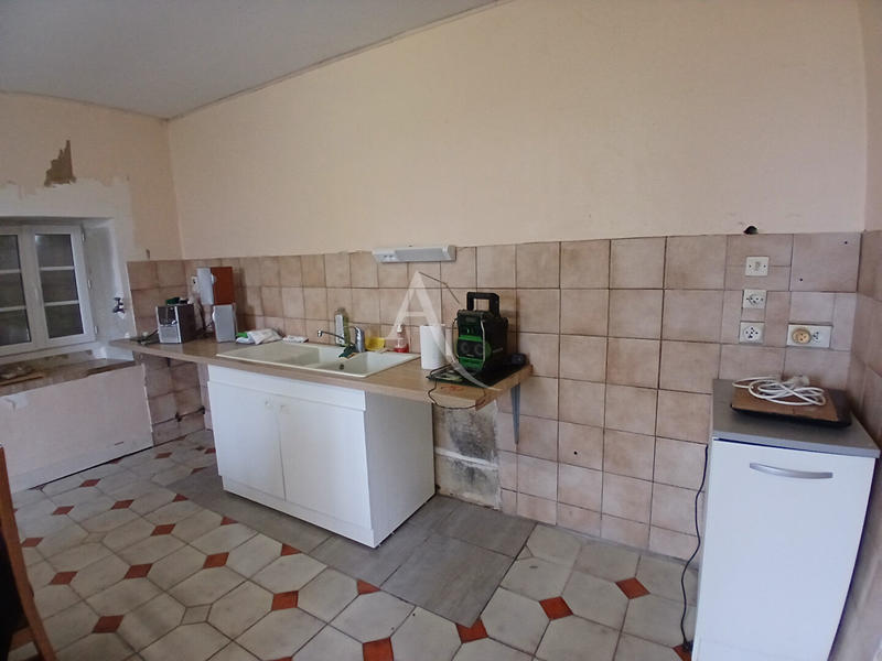 Maison - 210 m² - 6 pièces