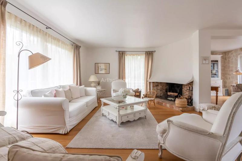 Maison - 181 m² - 8 pièces