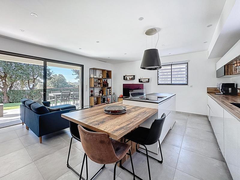 Villa - 99 m² - 4 pièces