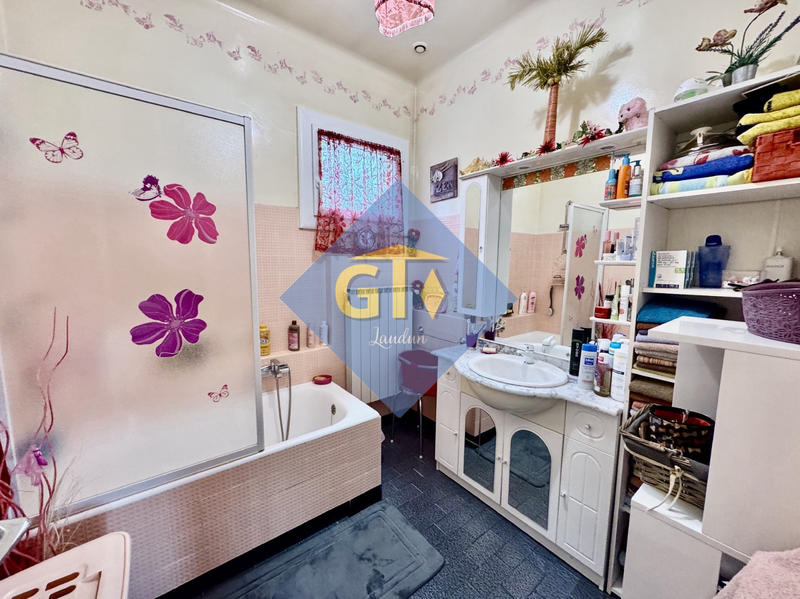 Propriété - 145 m² - 7 pièces