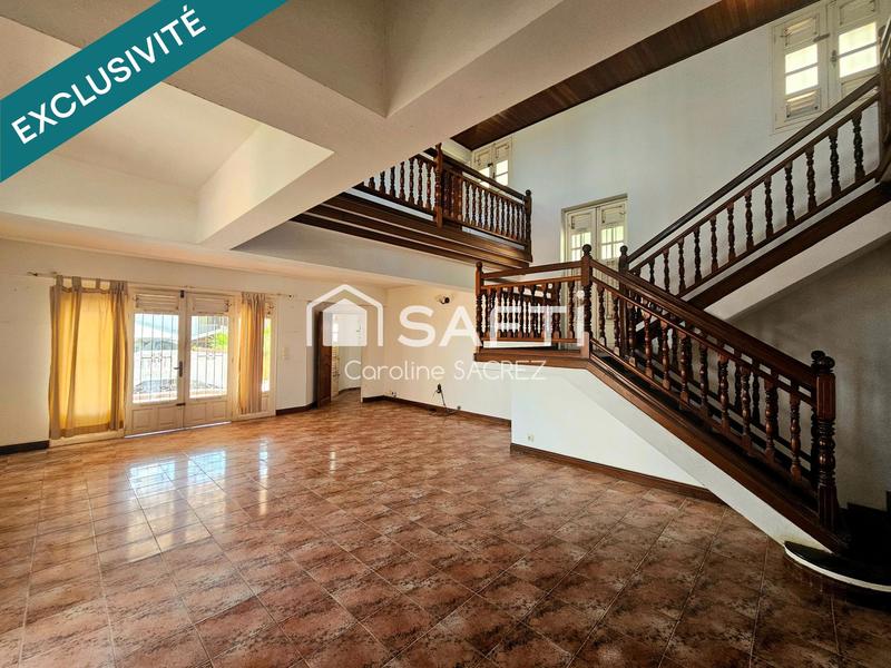 Maison - 207 m² - 7 pièces