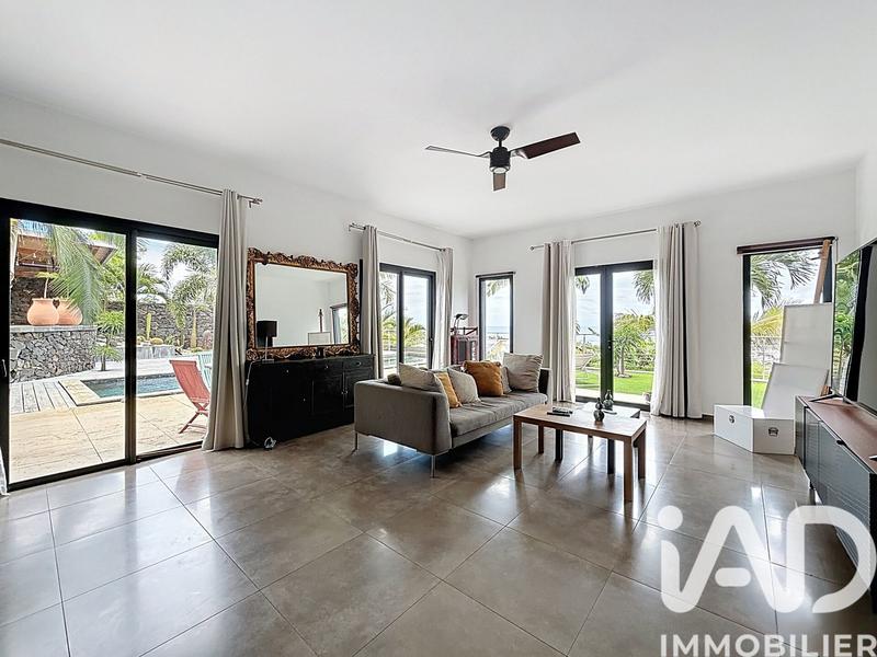 Maison - 205 m² - 5 pièces