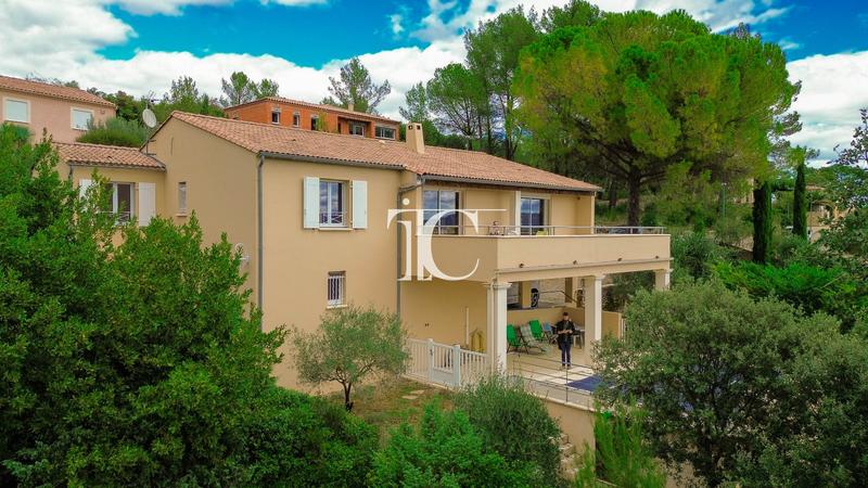 Maison - 128 m² - 6 pièces