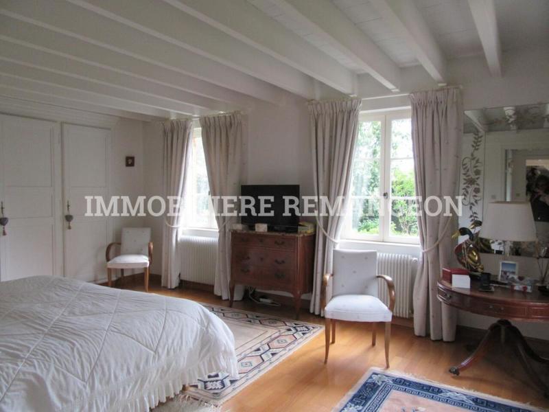 Demeure - 235 m² - 6 pièces