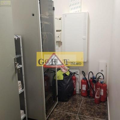 Entrepôt - 1 050 m²