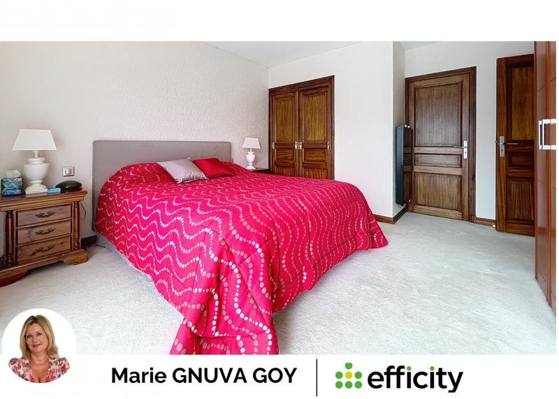 Maison - 280 m² - 10 pièces