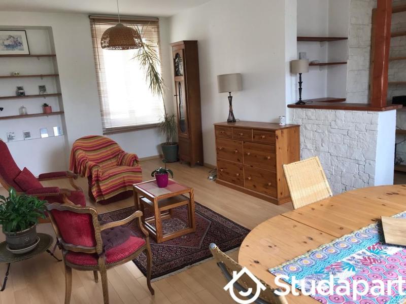 Chambre - 9 m² - 1 pièce