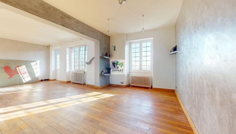 Maison - 460 m² - 15 pièces