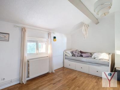 Maison traditionnelle - 148 m² - 6 pièces