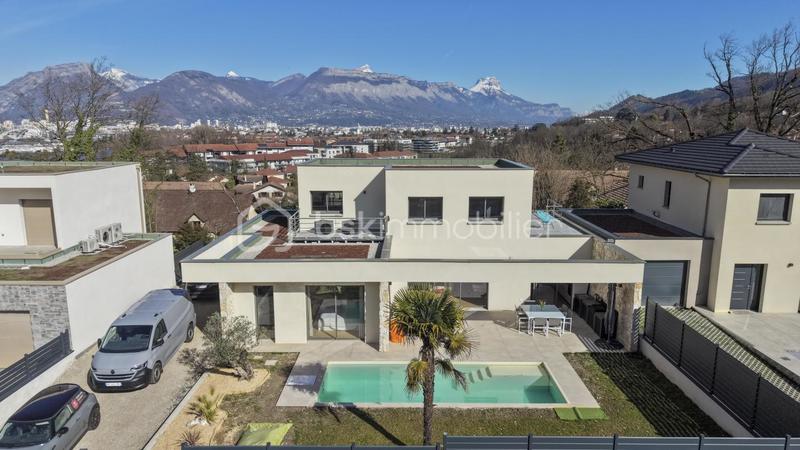 Maison - 153 m² - 6 pièces