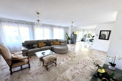 Appartement - 156 m² - 4 pièces