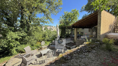 Maison - 225 m² - 10 pièces