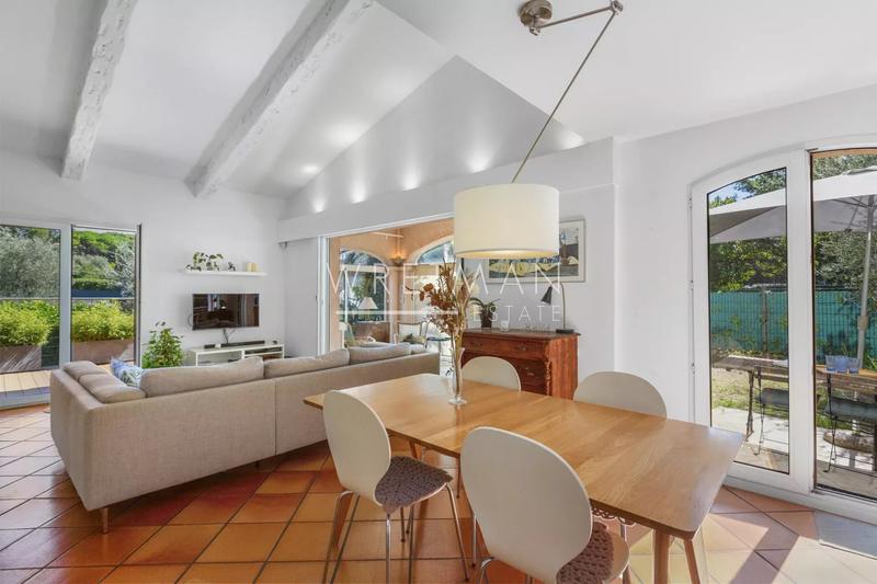 Villa - 139 m² - 6 pièces