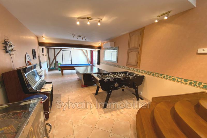 Propriété - 425 m² - 15 pièces