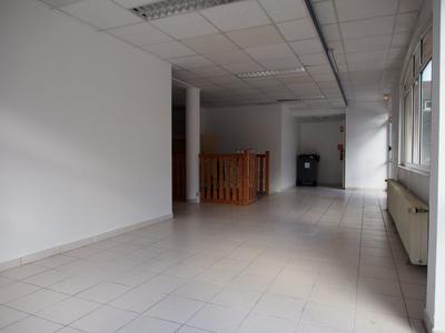 Local d'activités - 153 m²