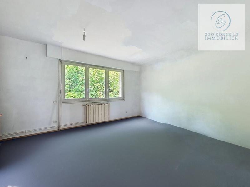 Maison traditionnelle - 198 m² - 8 pièces