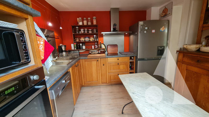 Maison - 270 m² - 8 pièces