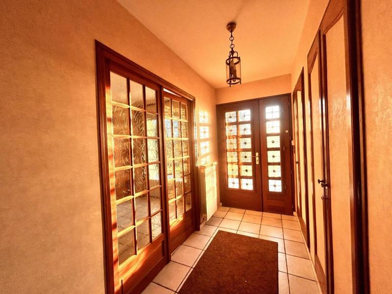 Maison traditionnelle - 156 m² - 7 pièces