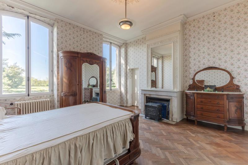 Château - 430 m² - 11 pièces