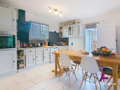 Maison - 105 m² - 5 pièces