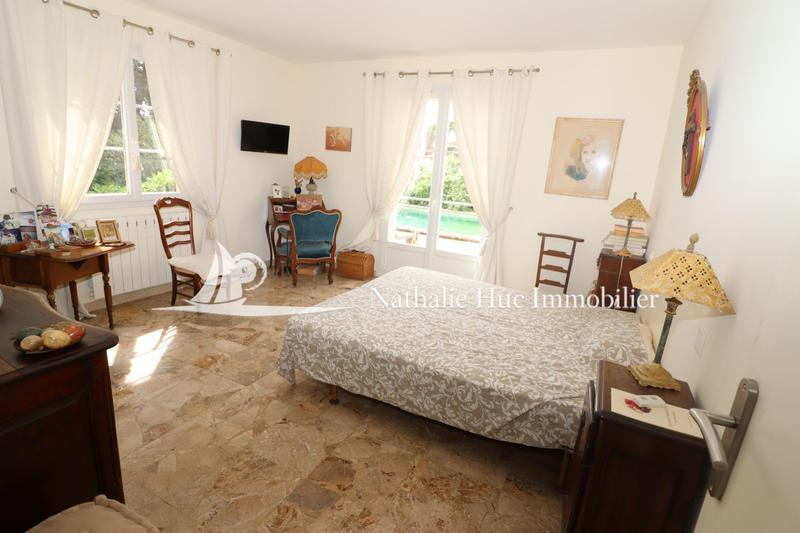 Villa - 216 m² - 6 pièces