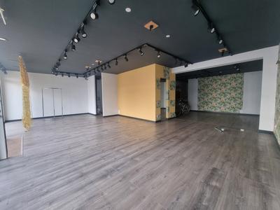 Local commercial - 85 m² - 2 pièces