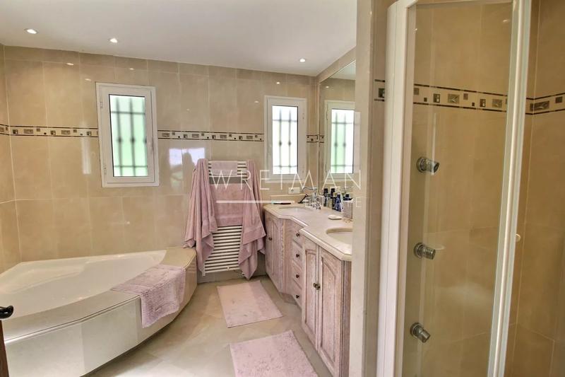 Villa - 185 m² - 5 pièces