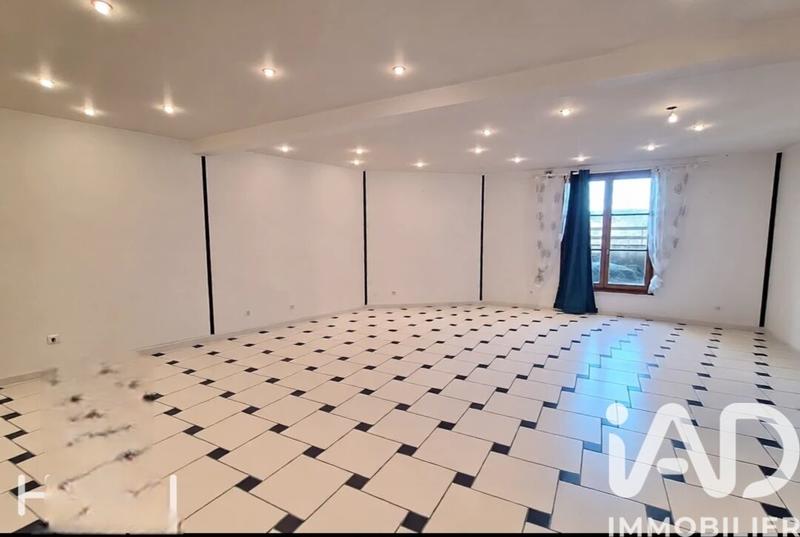 Maison - 240 m² - 6 pièces