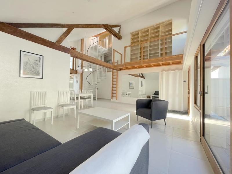 Maison - 210 m² - 6 pièces